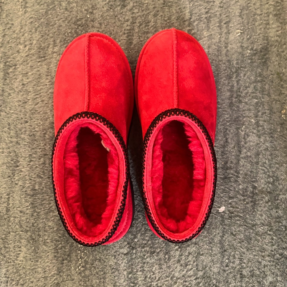Brand new authentic Ugg suede clogs in red